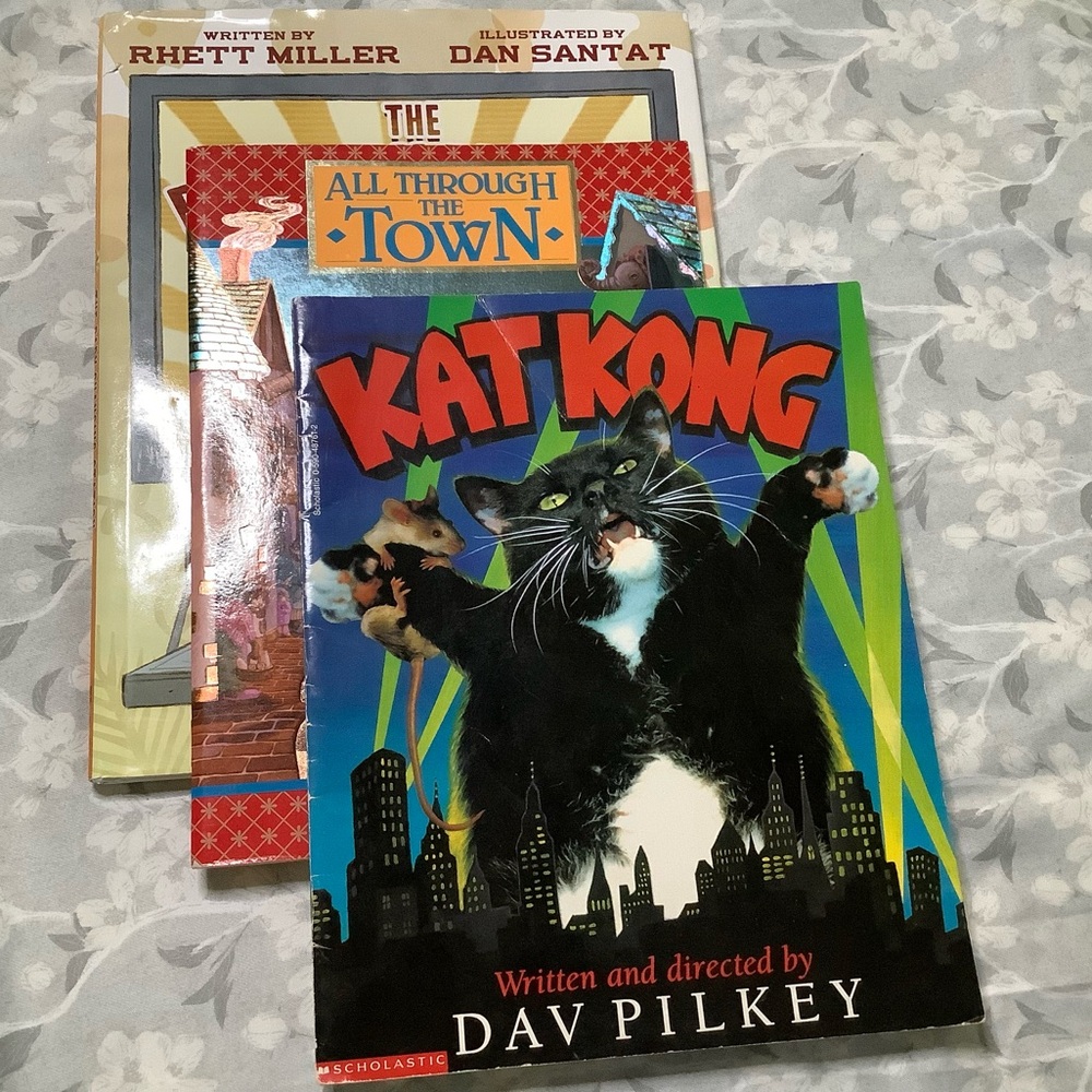 Scholastic Kat Kong - Black, Green & Blue Illustrated Paperback